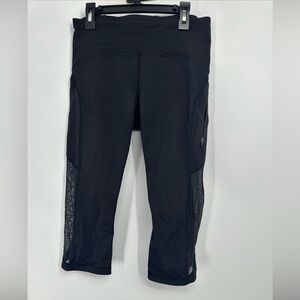 Lululemon Black Cropped Leggings Mesh sides Size 6